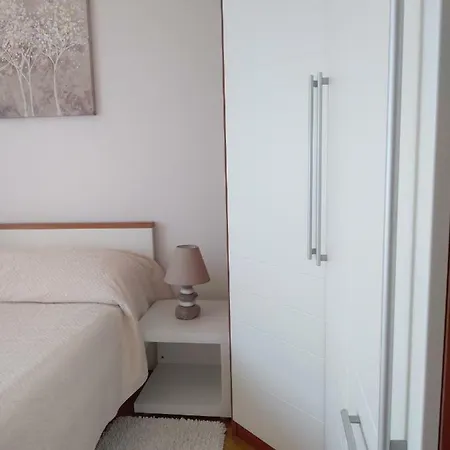 Apartment Sealight *